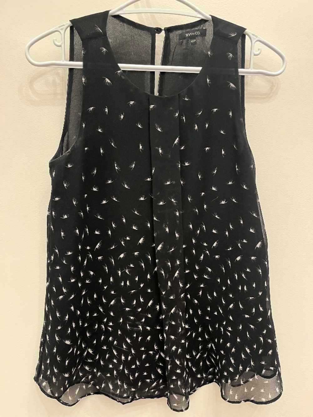 RW&Co Black Feather Print Sleeveless Blouse